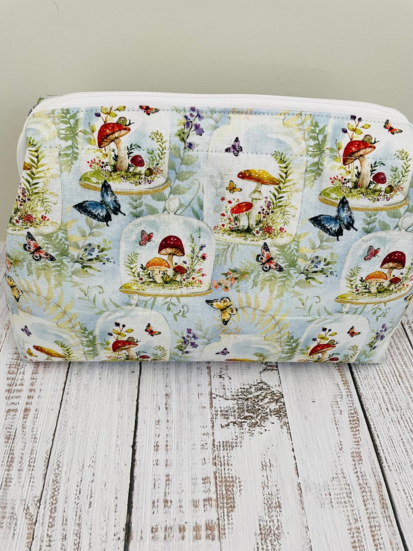 MOTHER'S DAY ....PLEASE CHOOSE FROM MENU BELOW......SOCKSETS  AND BAGS