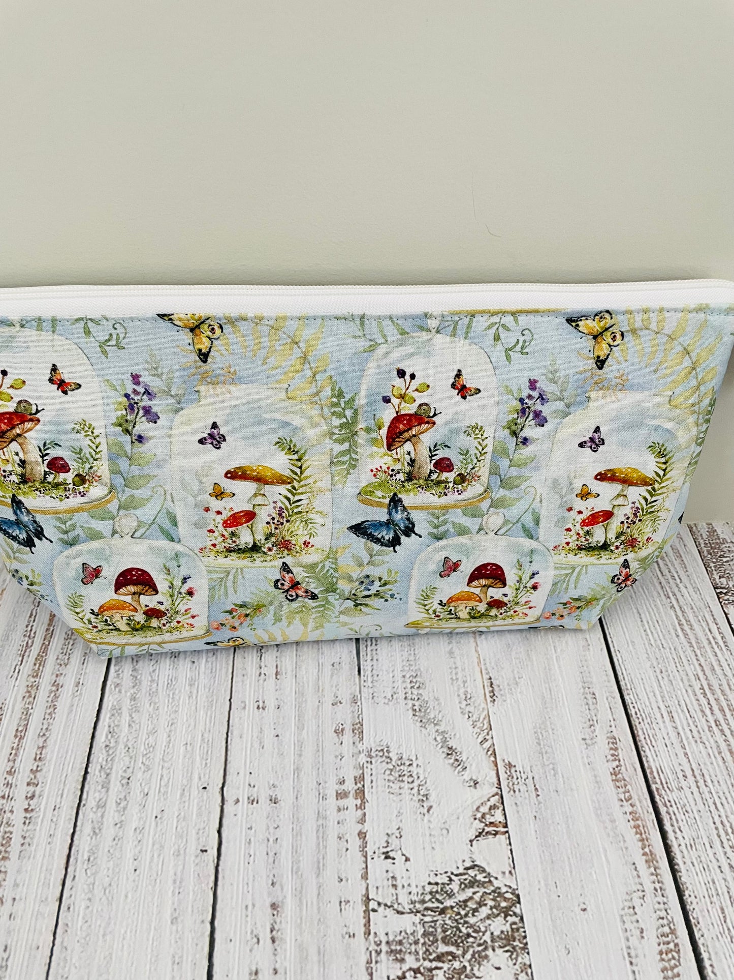 MOTHER'S DAY ....PLEASE CHOOSE FROM MENU BELOW......SOCKSETS  AND BAGS